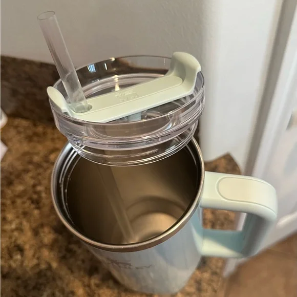 Stanley blueberry milk 40oz - Picture 10 of 14